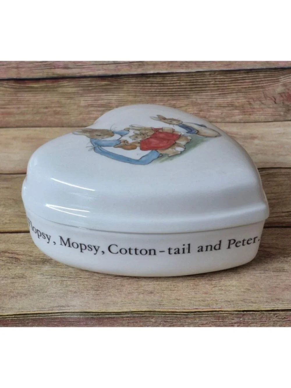 Wedgwood Beatrix Potter Peter Rabbit Heart Shaped Lidded Jewelry Trinket Box EXC